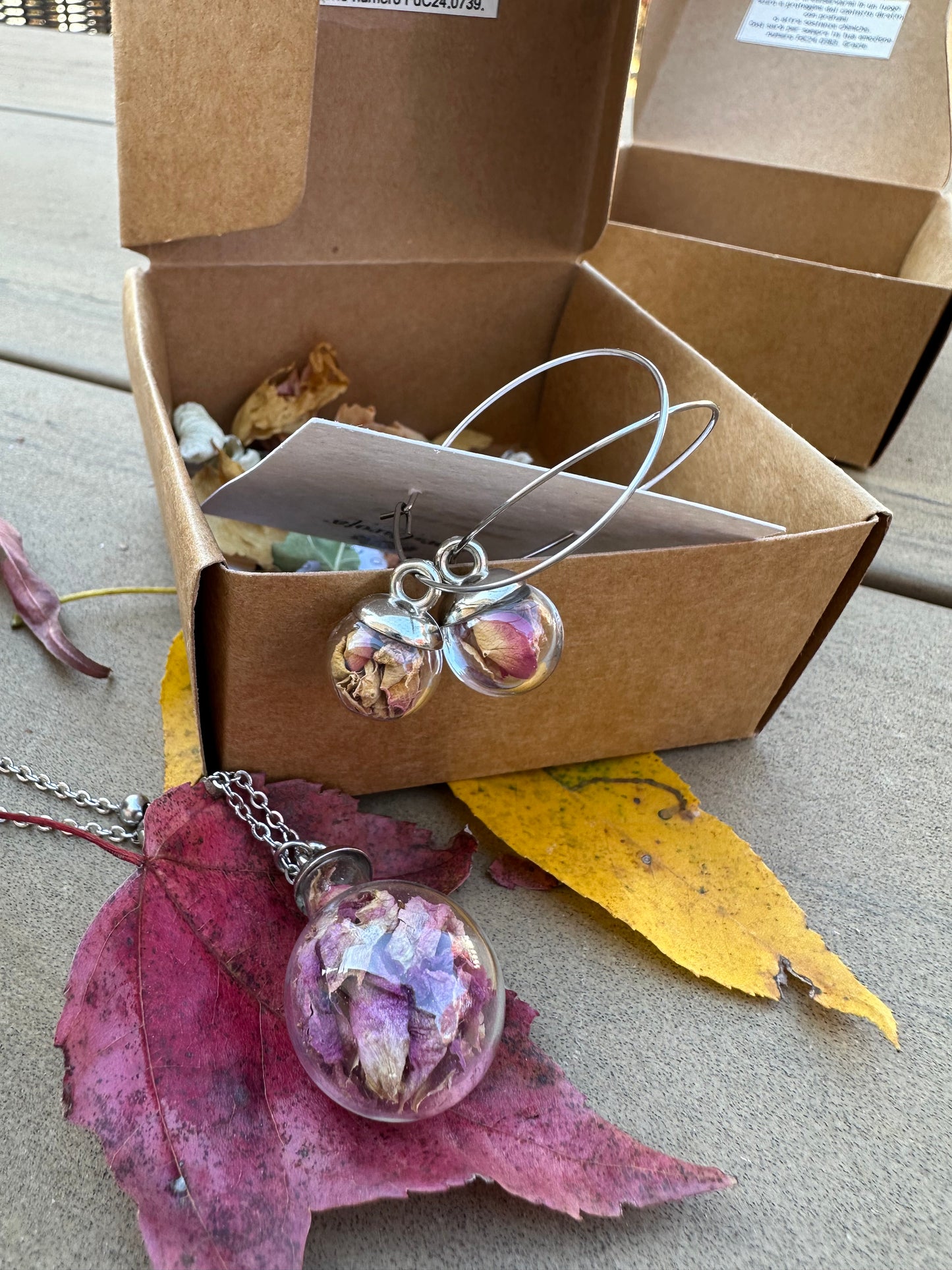 Globe of Love Glass Handcrafted Roses Necklace