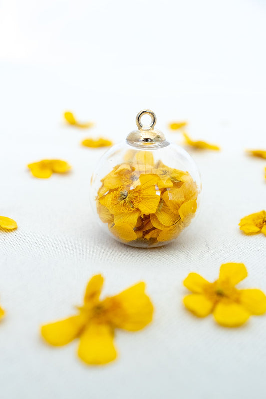 Globe of Joy Glass Handcrafted Buttercups Necklace